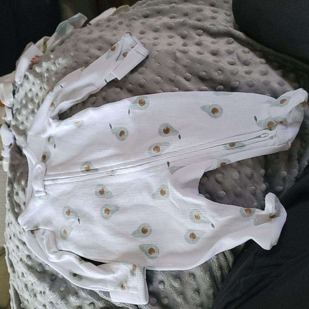 Simple Joy Avocado Footies
